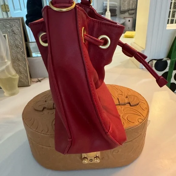 Aurielle Red and Gold Shoulder Bag with Drawstring Closure - Picture 3 of 8